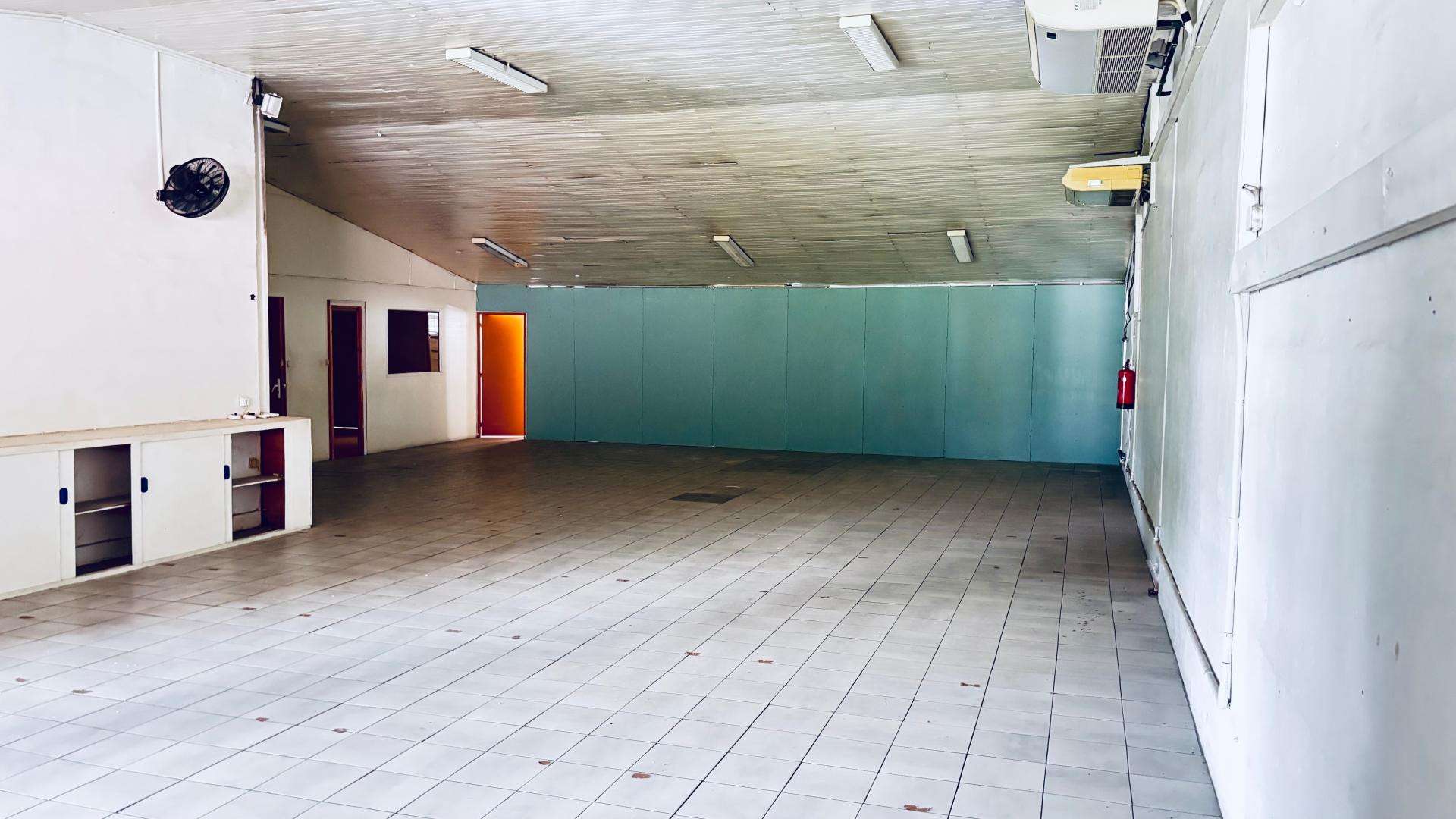 Local Commercial 221m² R+1 ZAC de Rivière Roche