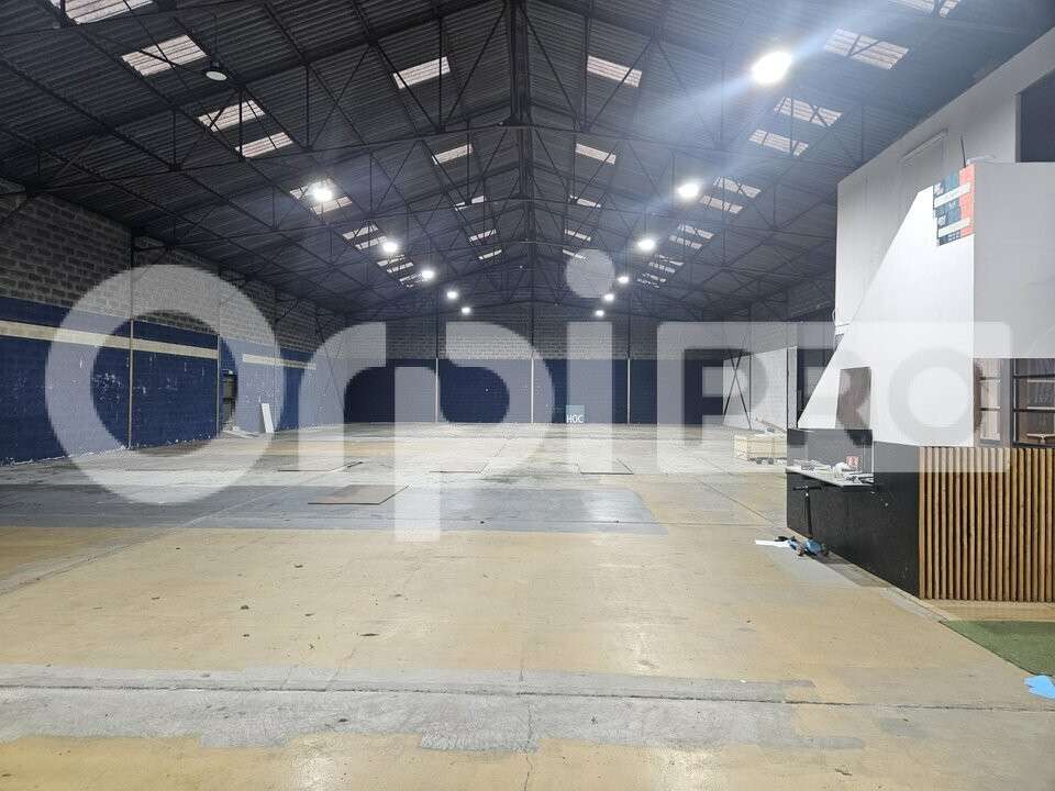 Local d'activité 1050m² à louer à Bègles