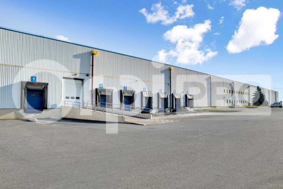 A louer entrepôt 23105m² La Veuve accès A4
