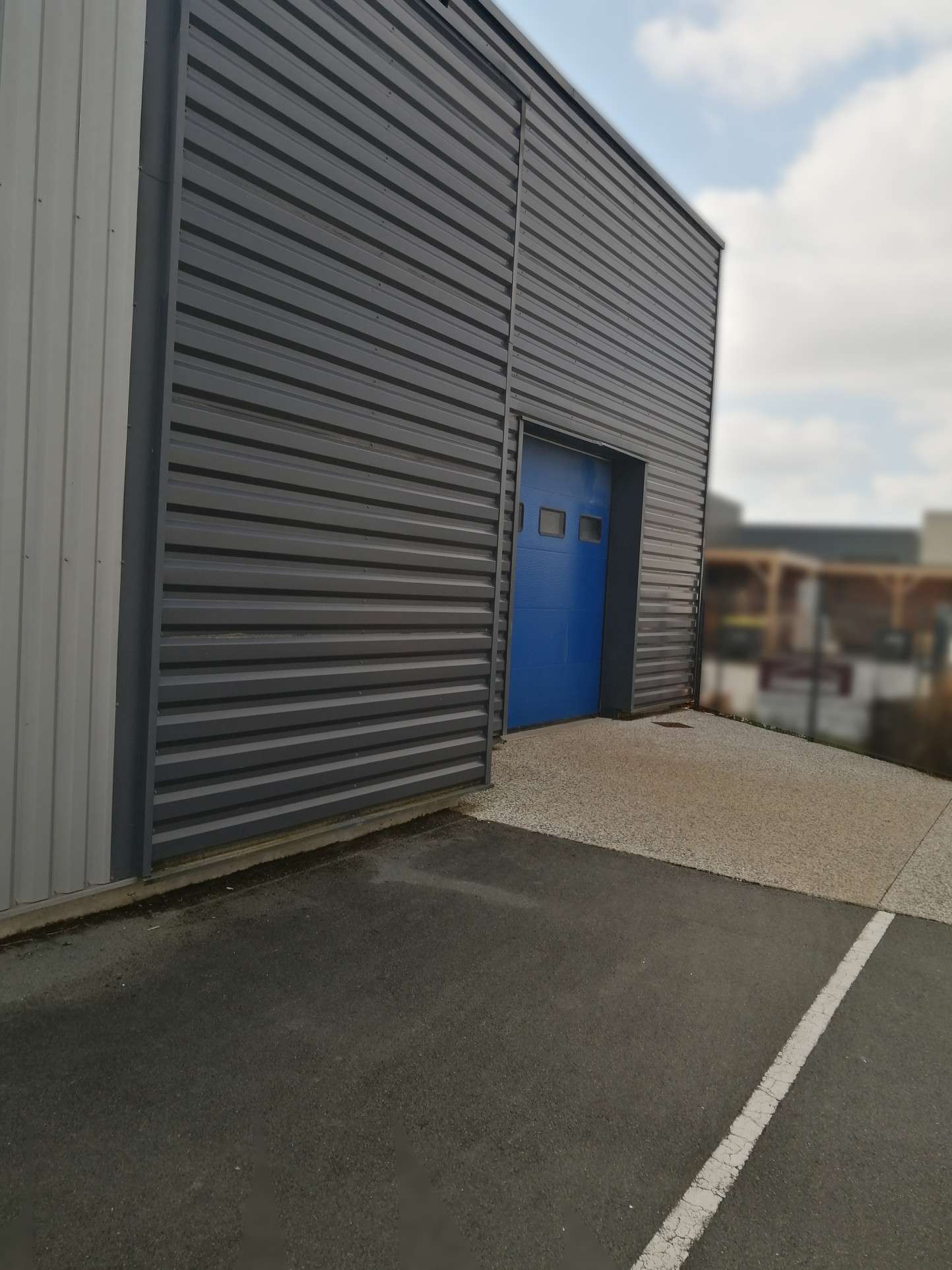 A louer bâtiment activité 720m² agglo rochelaise