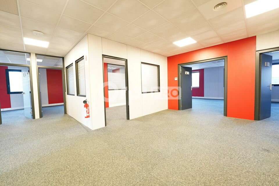 Bureaux à louer de 210m² à Saint Genis Laval
