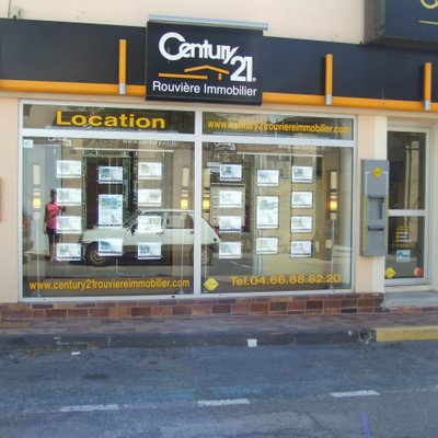 AV boutique prêt-à-porter en galerie à Lunel