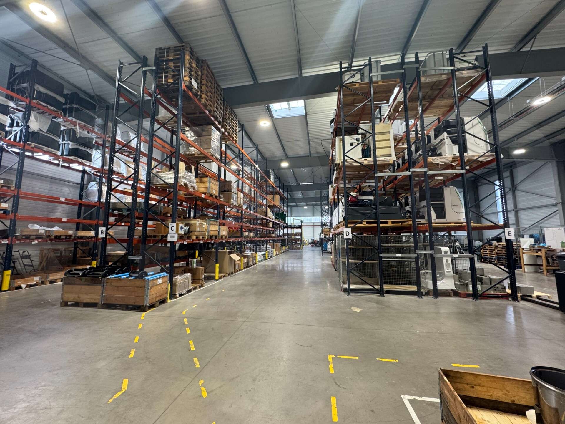 A louer entrepôt 3300m² Saint-Jacques-de-la-Lande