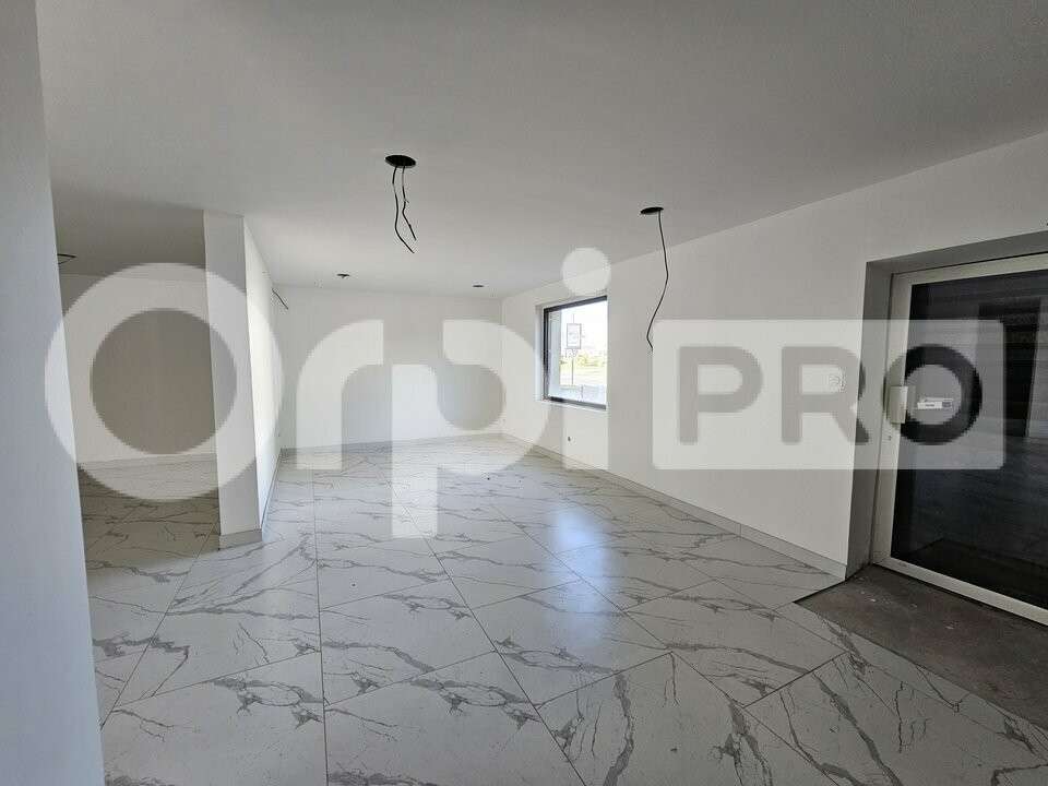 Vente local commercial 129m² à Talence Médoquine