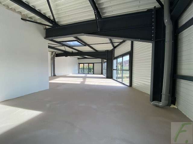 A vendre local d'activité de 125.14m² à Sillingy