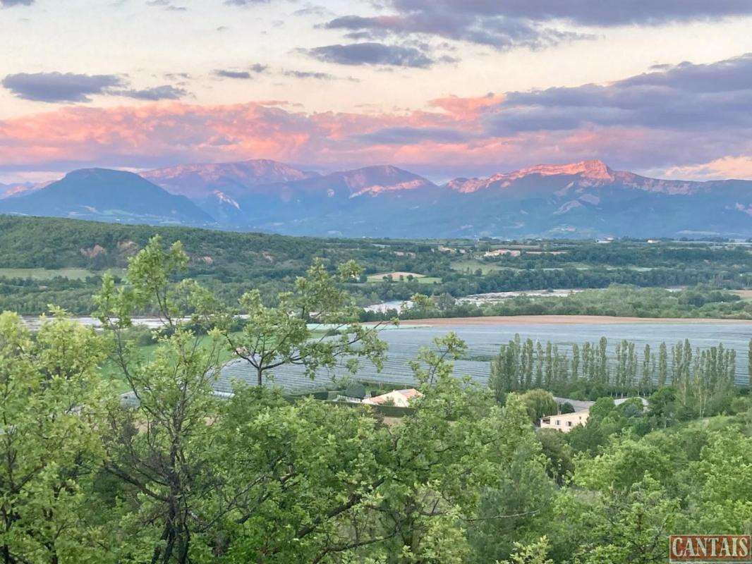 AV 2 gîtes avec piscine et logement aux Alpes