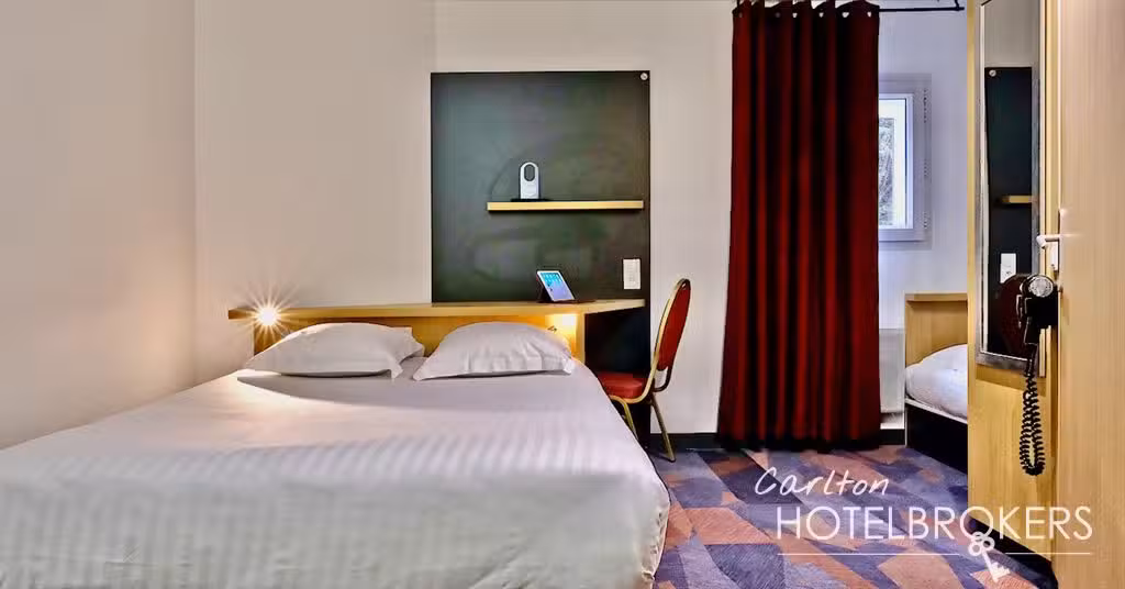 Vente hôtel économique à 10 min du centre ville 54