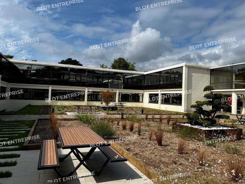 Location bureaux 560m² à Nantes Est 