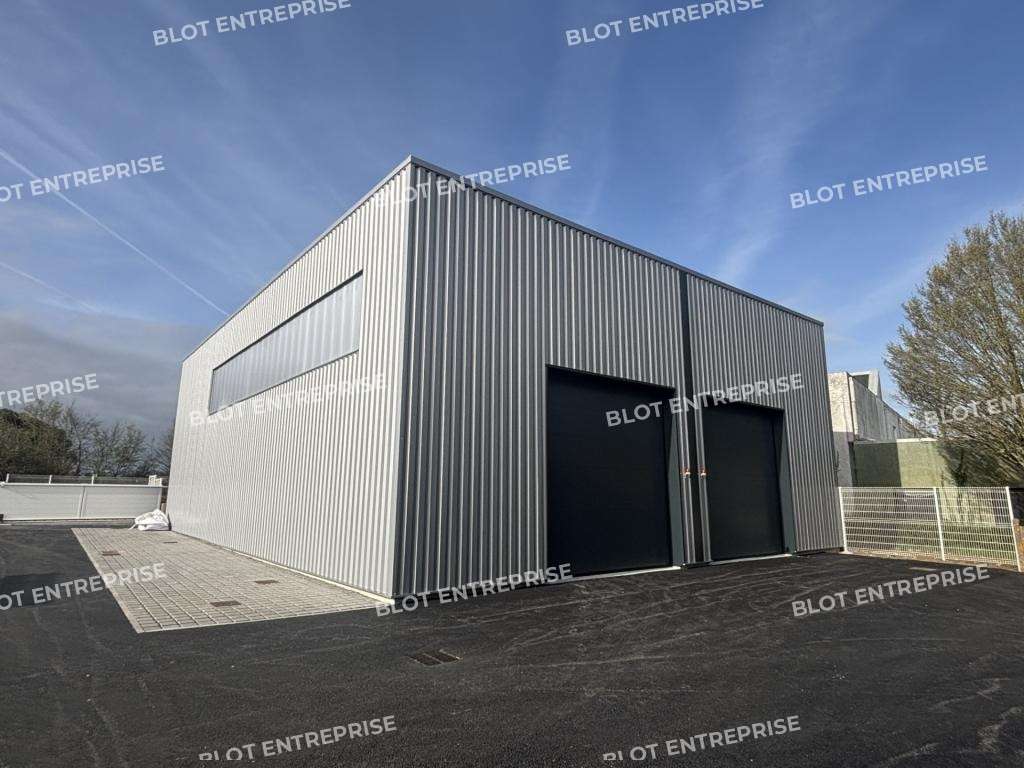 A louer locaux d'activités 393m² St-Luce/Loire