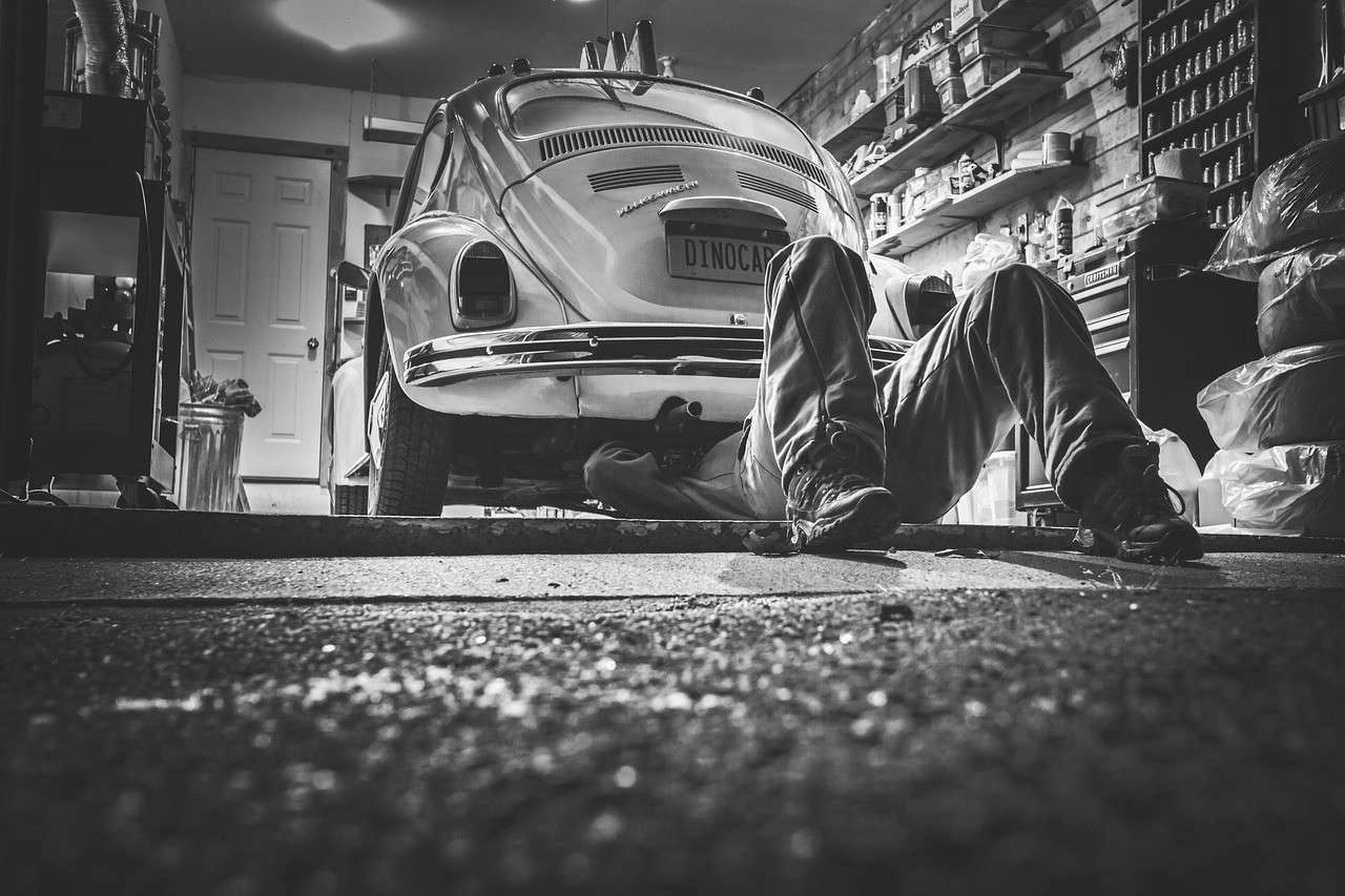 À céder fonds de garage automobile à l' Huisserie