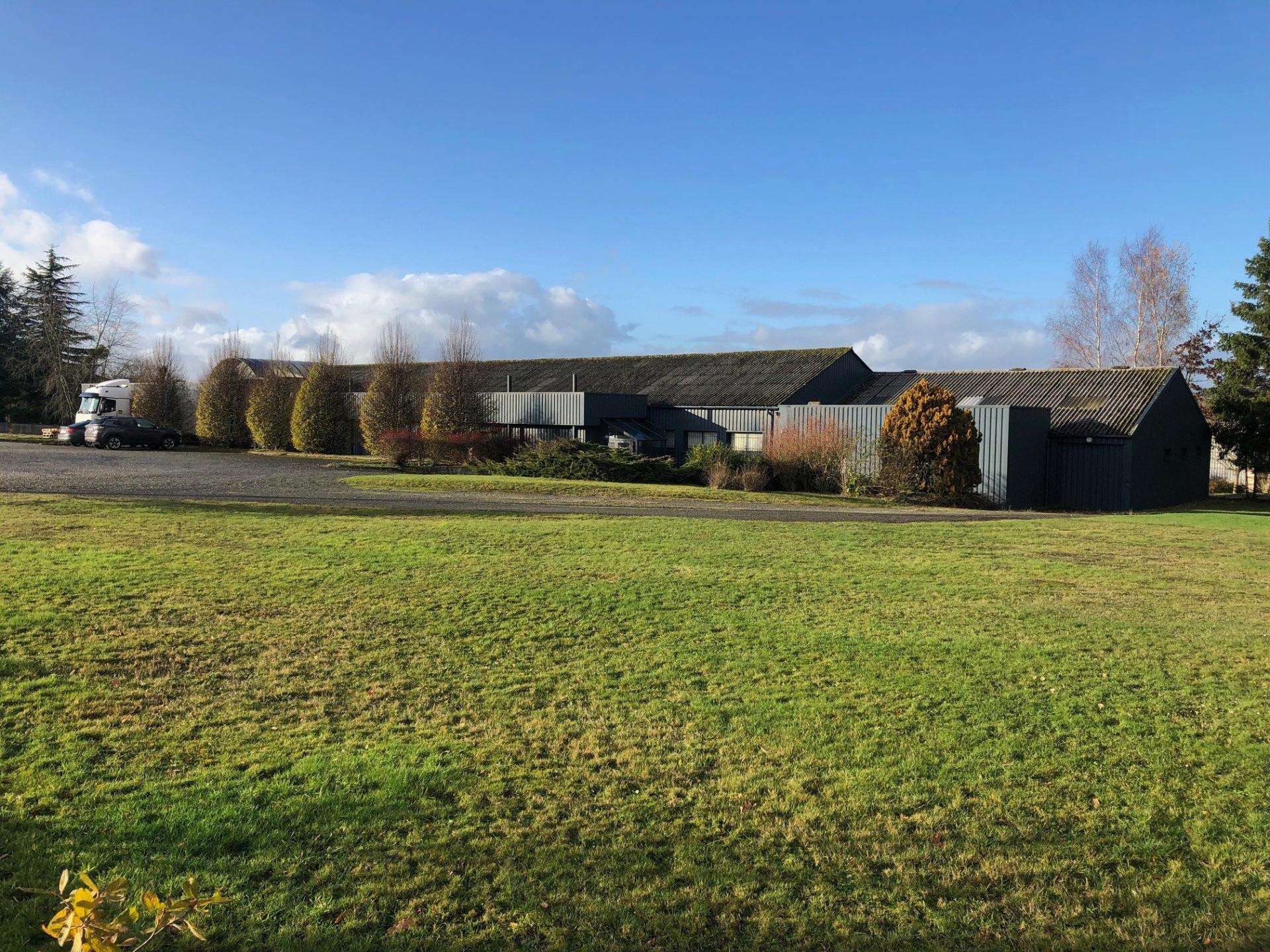 Vente bâtiment polyvalent 1500m² à Tourouvre