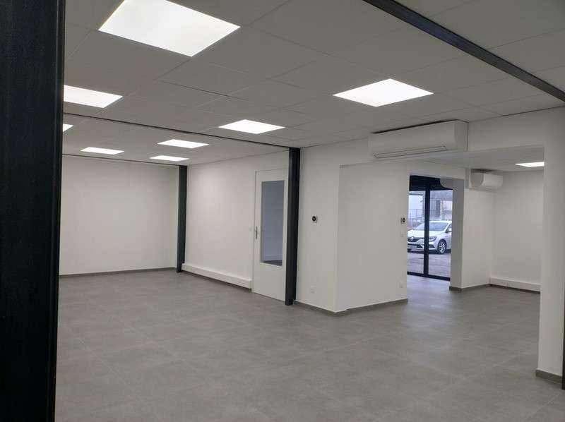 Local/bureau de 200m² à louer à Chambéry Landiers