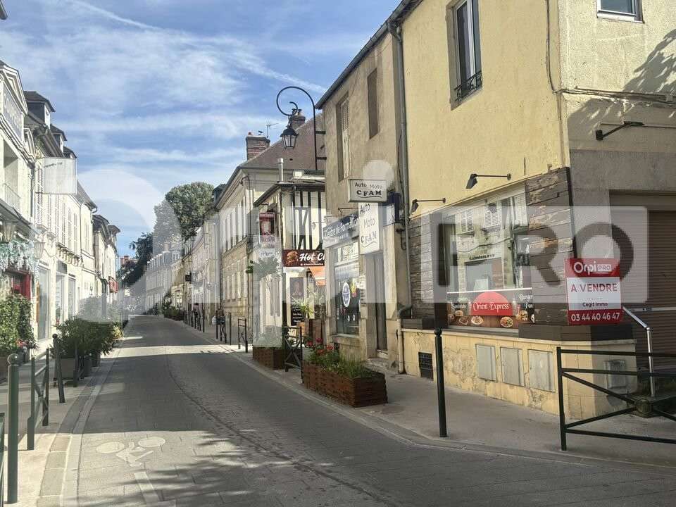 A vendre local commercial 100m² à Compiègne centre