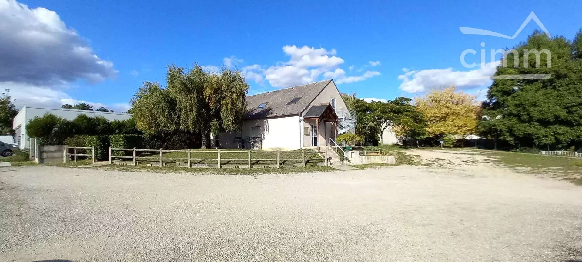Vente immeuble polyvalent de 263m² à Blois Nord