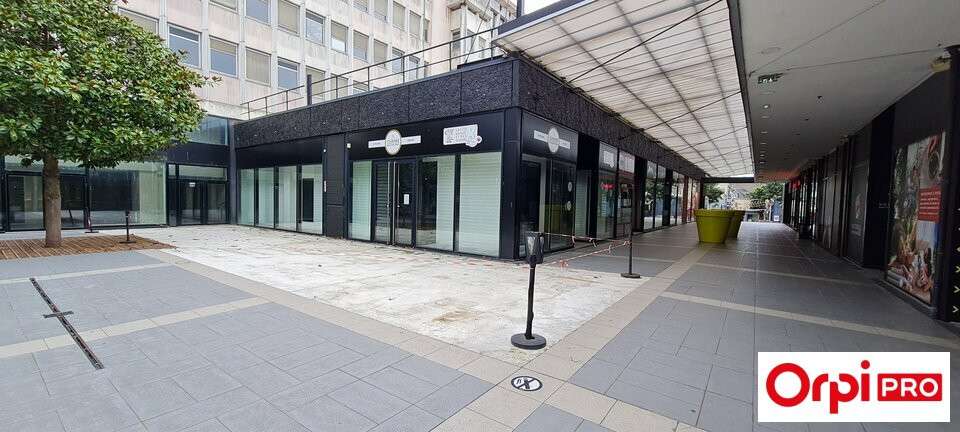Loue local 143m² centre cial Saint-Brieuc centre
