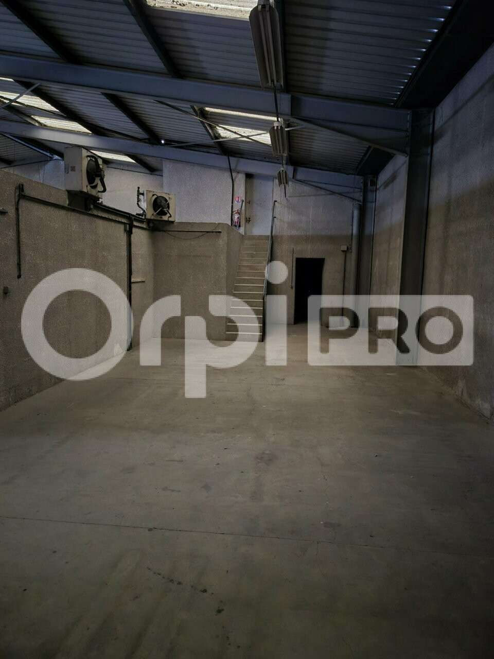 A louer local d' activité bureaux 878m² à Epernay