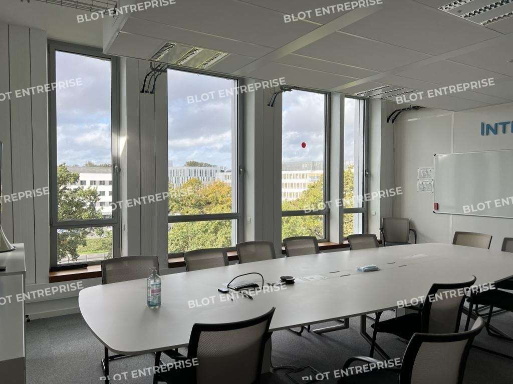 A louer bureaux 582m² RDC à Rennes Est