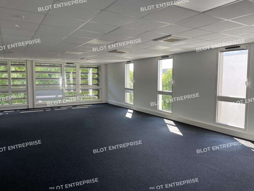 A louer bureaux 1005m² à Rennes Nord