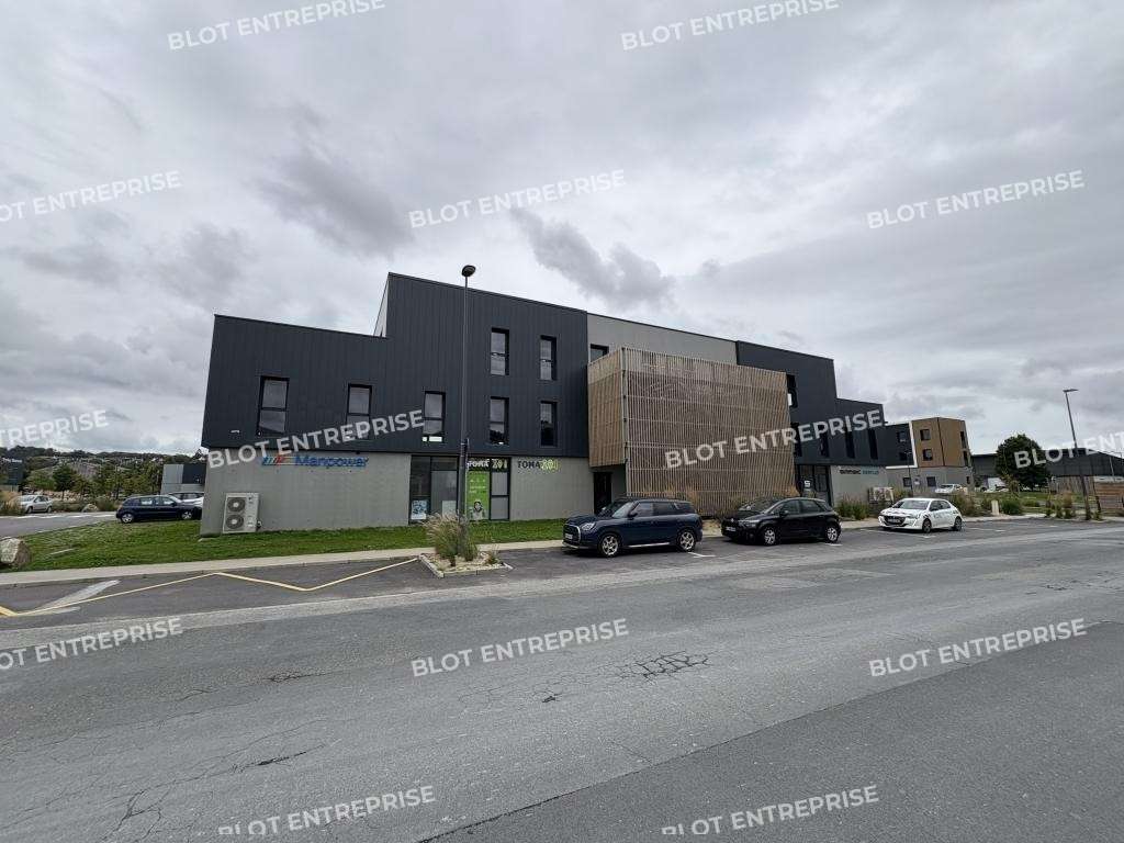 À vendre bureaux neufs 22m² ERP 5 à Landerneau