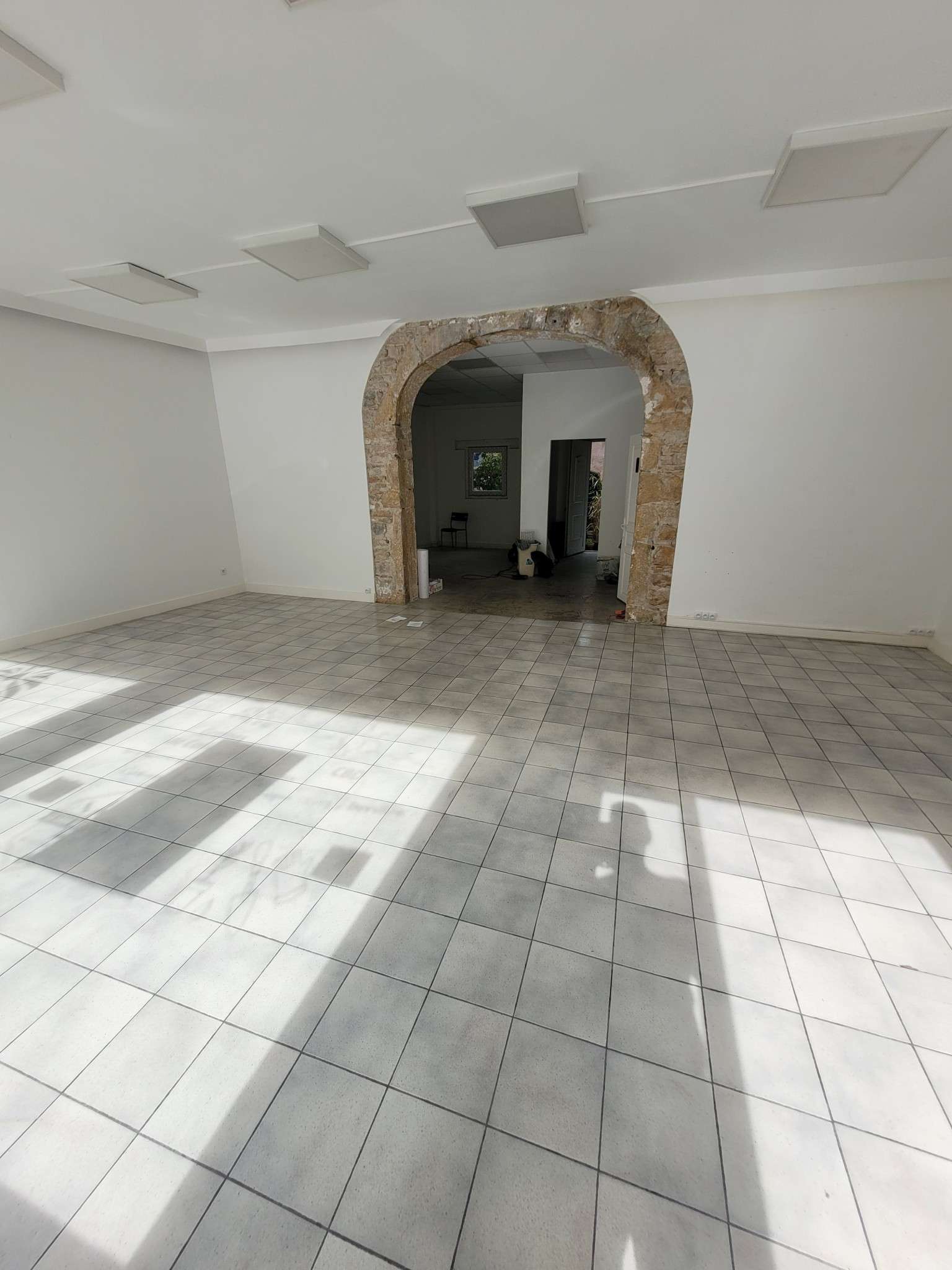 A louer local 43m² à Lyon 7e Guillotière Garibaldi