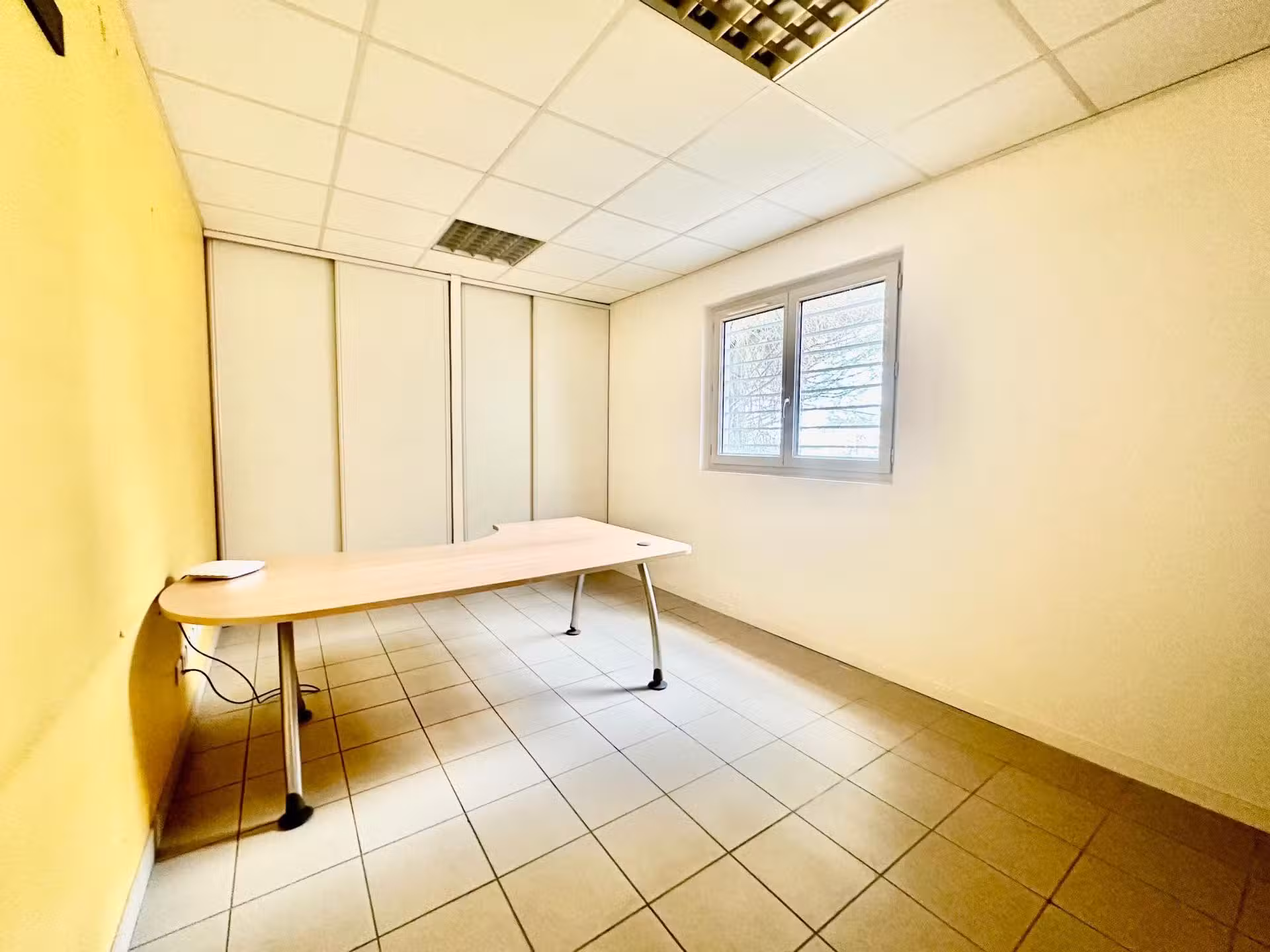 A louer atelier avec bureau de 180m² à Marmande
