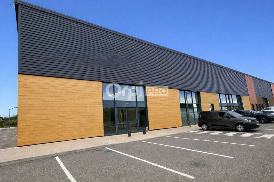 Local commercial 486m² à louer à Orange 