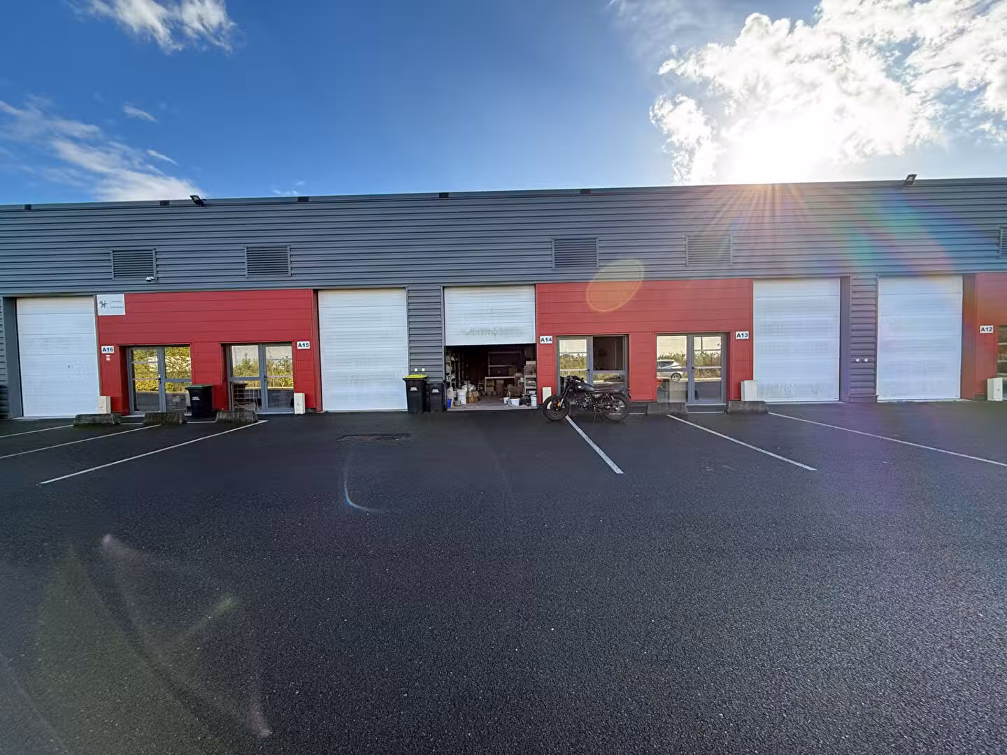 A vendre murs locaux 40m² à Saint-Jean-d'Illac