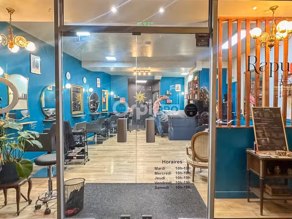 Local salon de coiffure à louer à Paris 11e