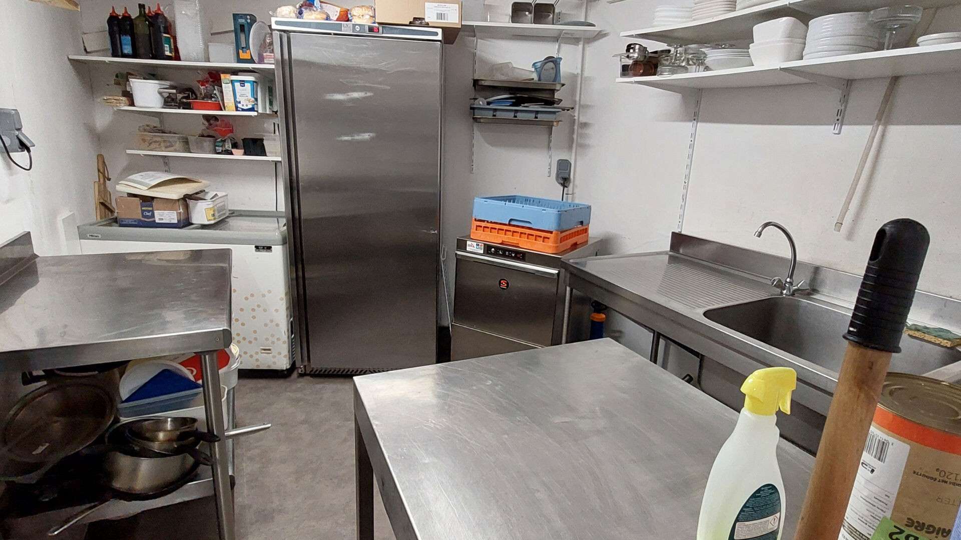 AV murs commerciaux restaurant + appart Guécélard