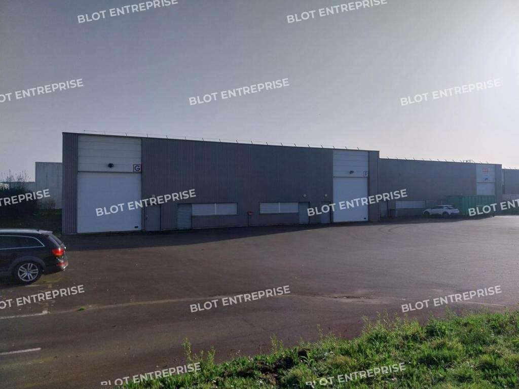 A louer locaux d'activités 1237m² Les Sorinières
