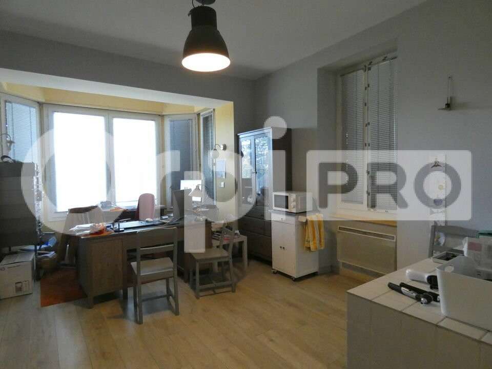 Bureau 53m² à louer à Volx 
