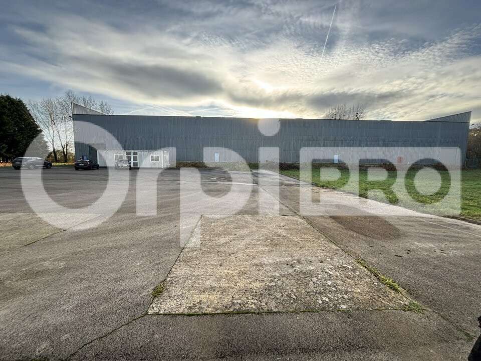 Vente local d'activité 2260m² à 15min de Beauvais