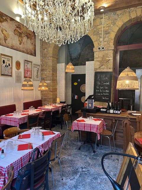 Location local commercial à Lyon 5e Saint Jean