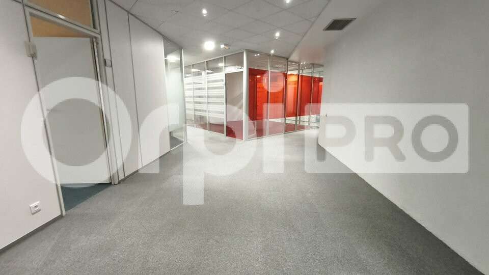 Vente plateau de bureau 1500m² R+4 à Évry