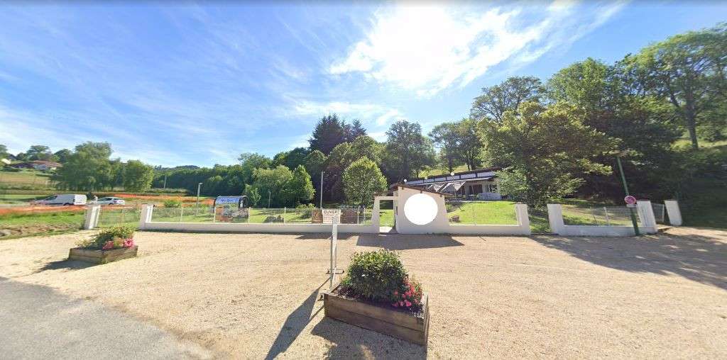 A vendre murs professionnels avec terrain à Thiers