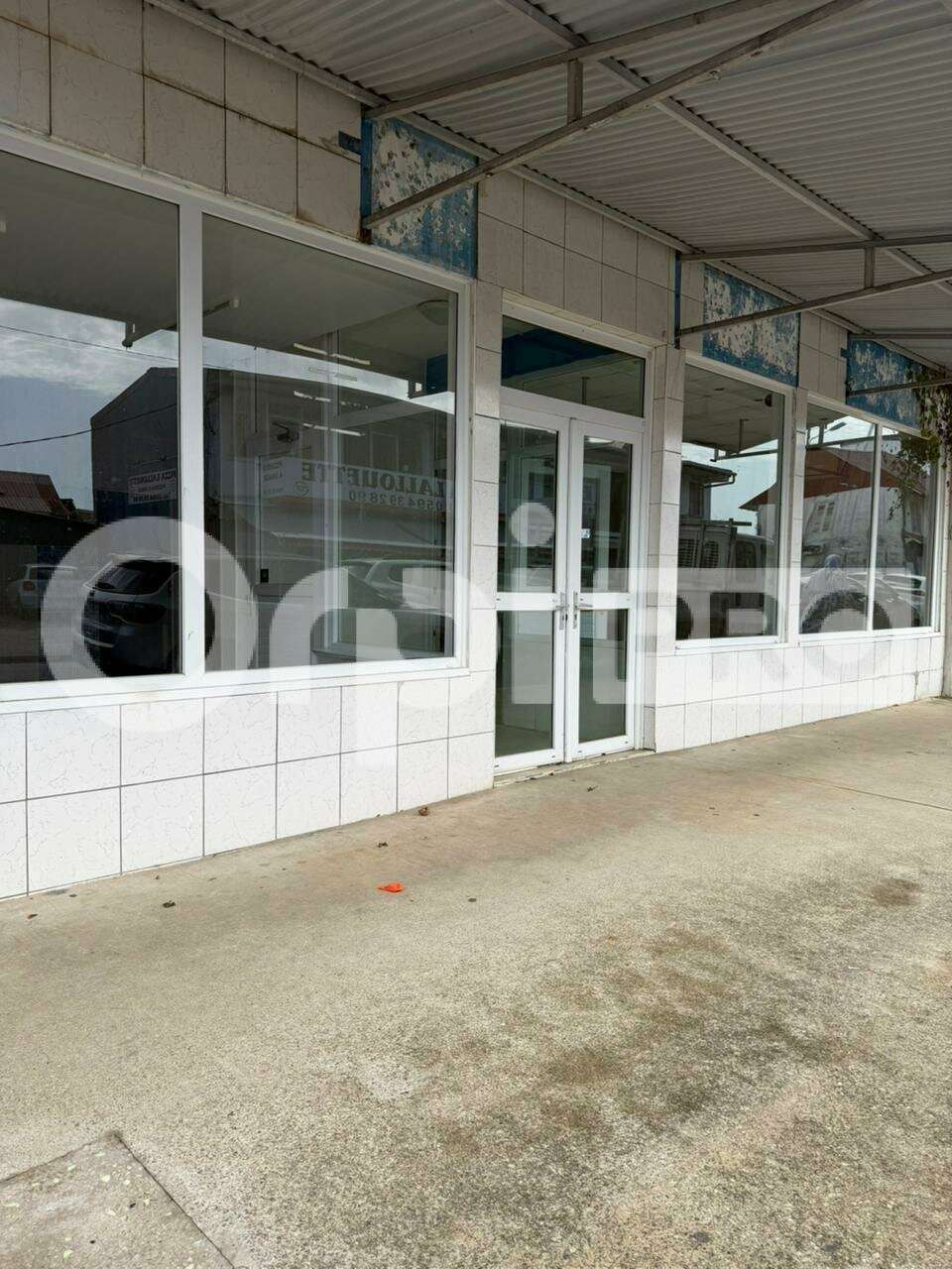 Local commercial 100m² à louer à Cayenne