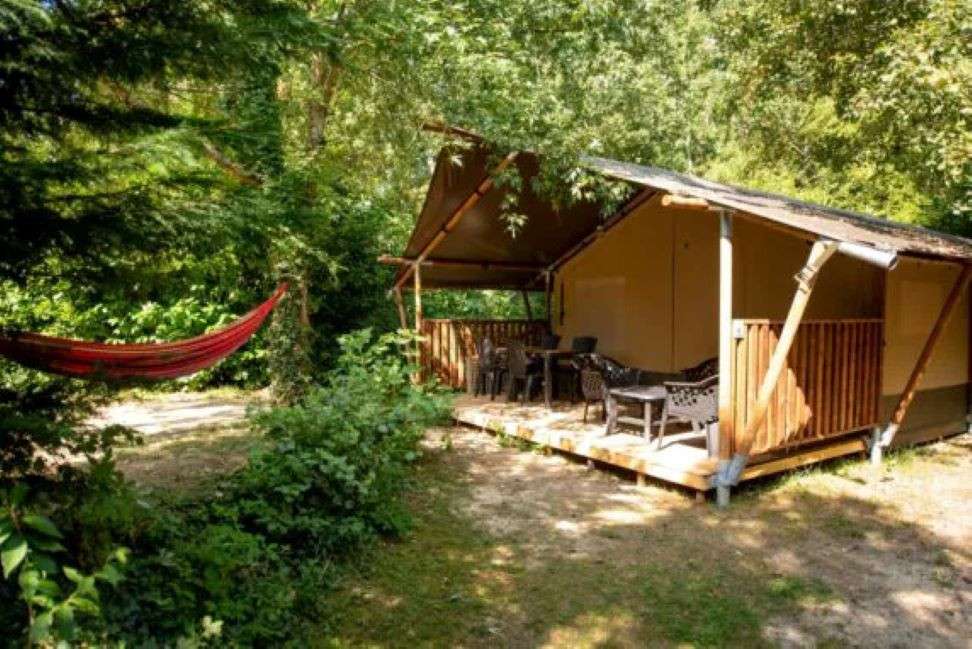 AV très beau camping avec 12 hectares en Occitanie