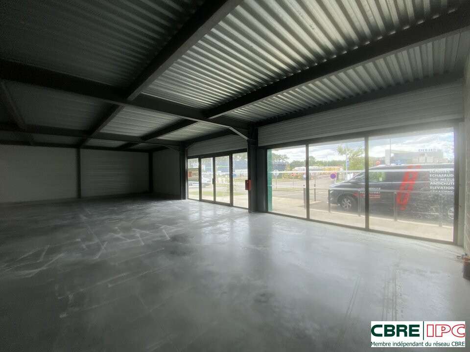 Location local commercial 500m² ZACOM Mées