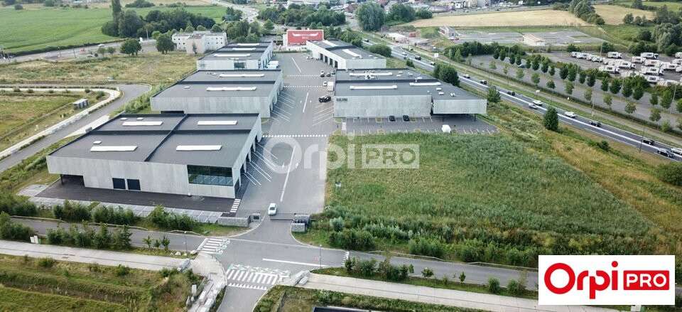 Entrepôt et bureaux agencés à louer ZA Roncq