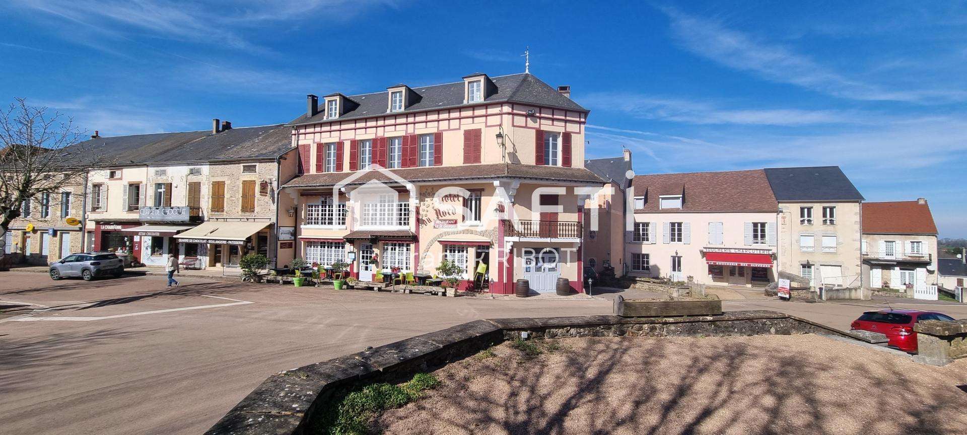 AV murs hôtel-restaurant idéalement placé à Quarré