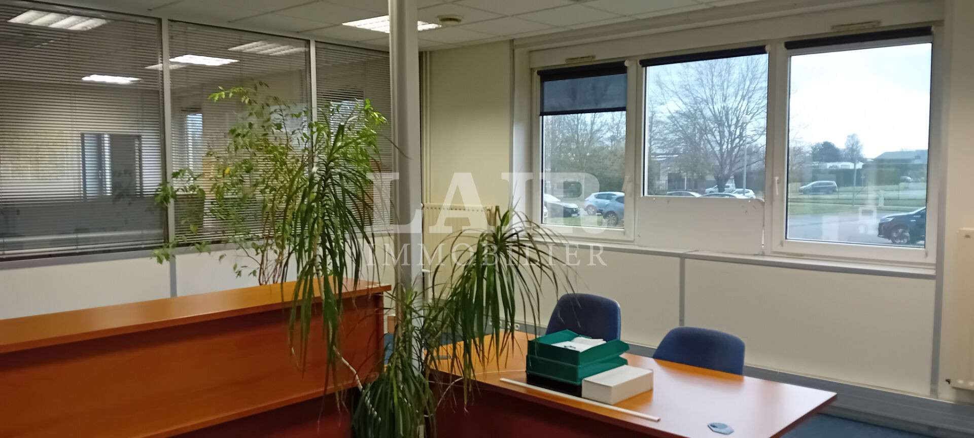 A louer bureaux ou activités 140m² à Valframbert