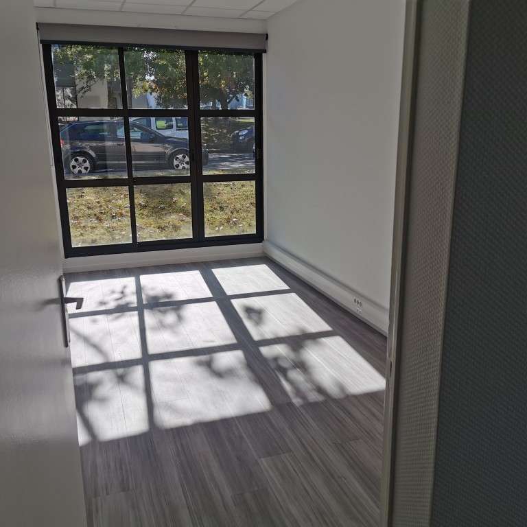 A louer bureaux 120m² à Saint-Nazaire Aprolis 