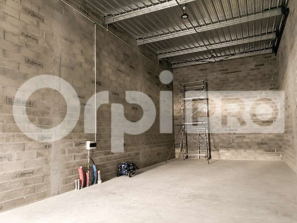 A louer entrepôt 90m² à Bénesse-Maremne