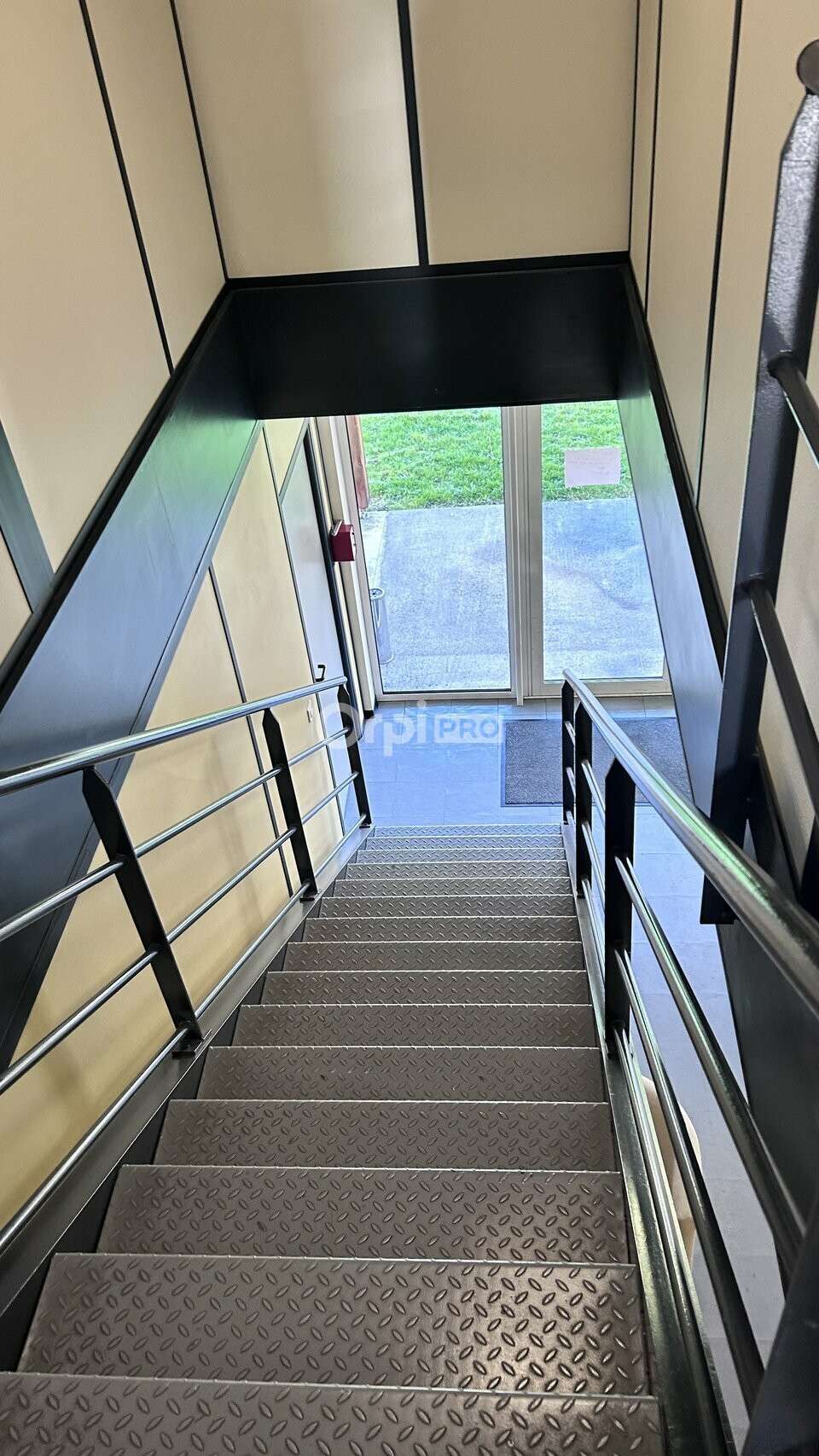 Bureau 15m² à louer à Sauvagnon 