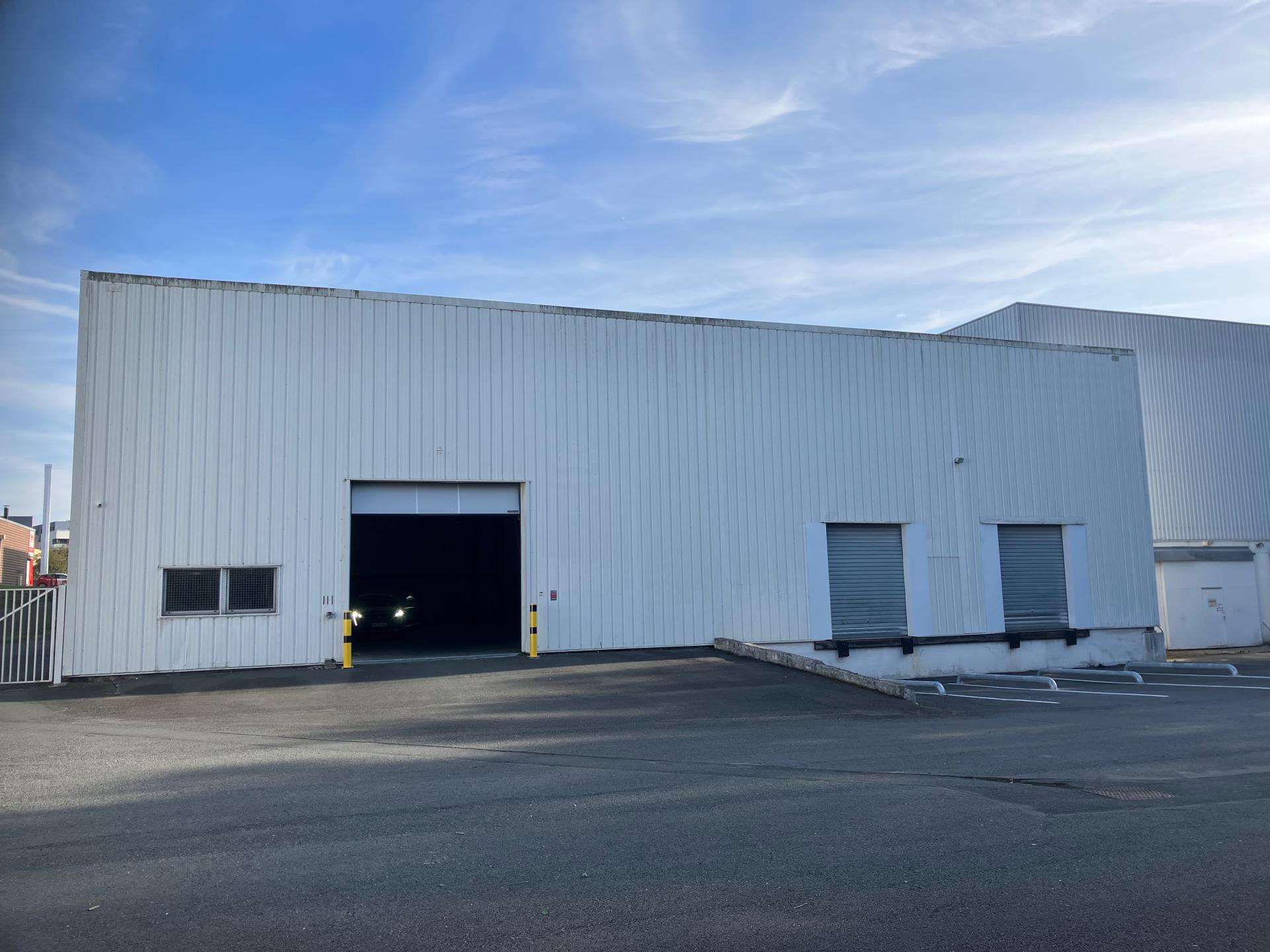 AV bâtiment ind 1192m² Mondeville empl strat