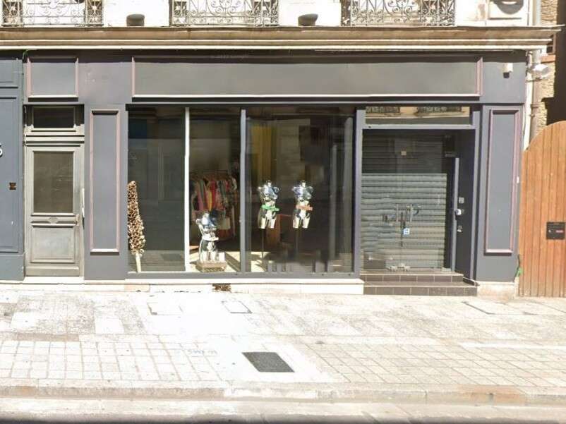 A vendre murs commerciaux 74m² centre-ville Laval