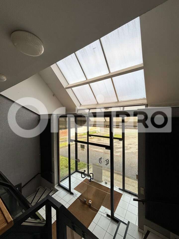 Local professionnel 469m² à vendre à Tincques