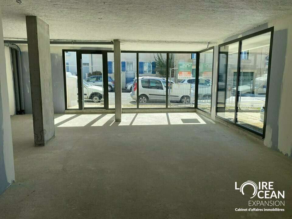 A louer local commercial neuf 74m² à Pornic