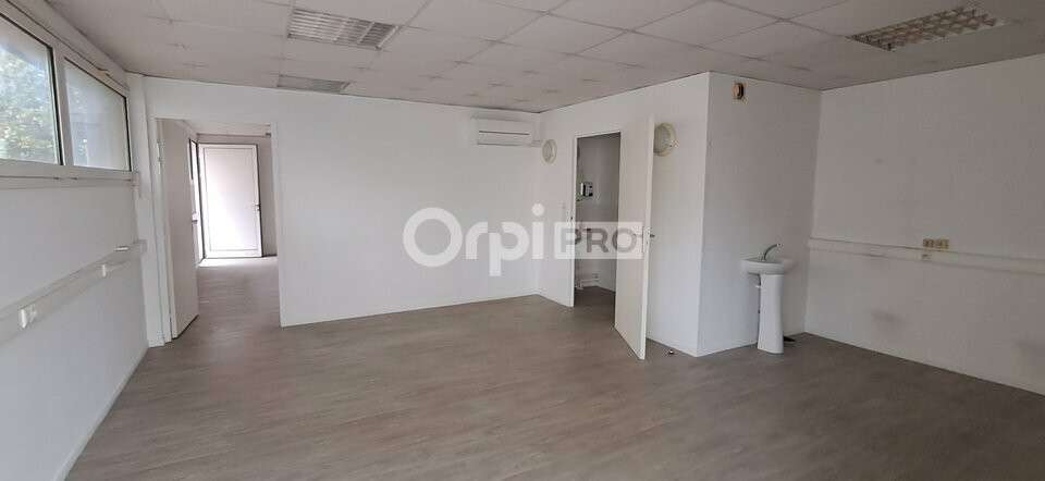 Location local professionnel de 70m² à Pau Sud