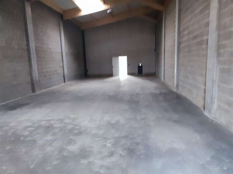 A louer cellule d'activité 248m² à Pornichet